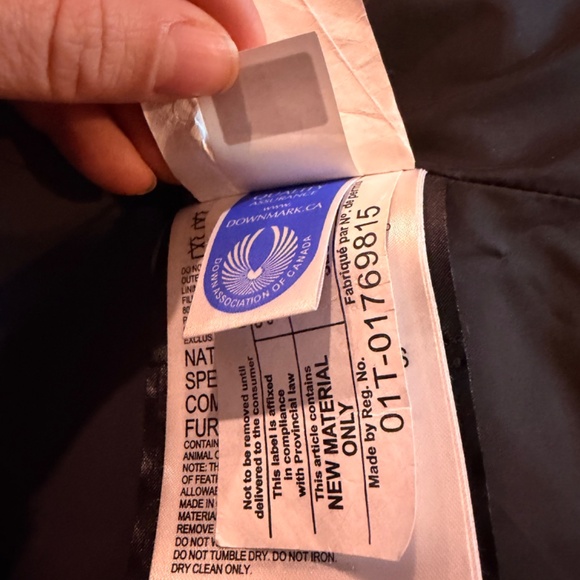 Canada Goose - Shelburne Parka With Fur - Women's size small - Picture 6 of 6